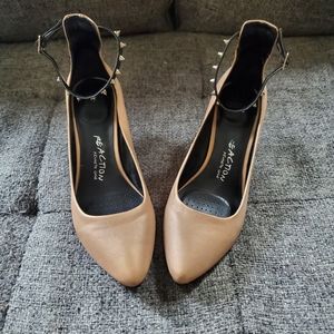 Kenneth Cole pumps